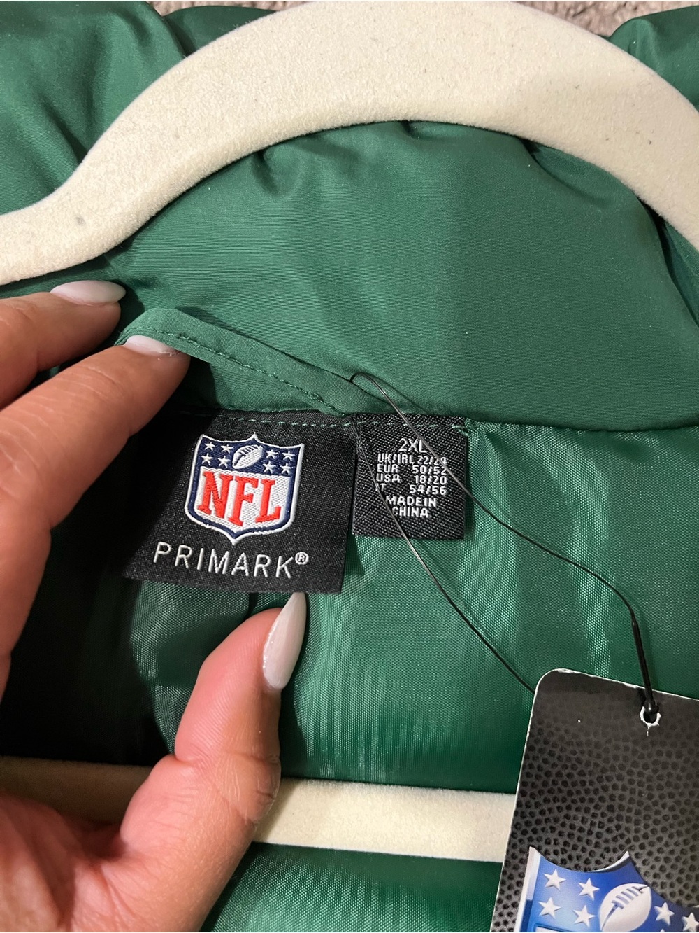 NFL Green Insulated Jacket with NFL Patch - Picture 5 of 7